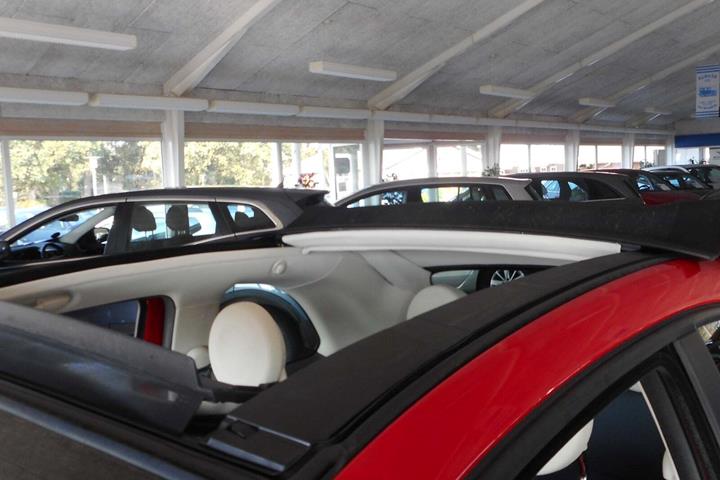 Rød Fiat 500C fra 2014