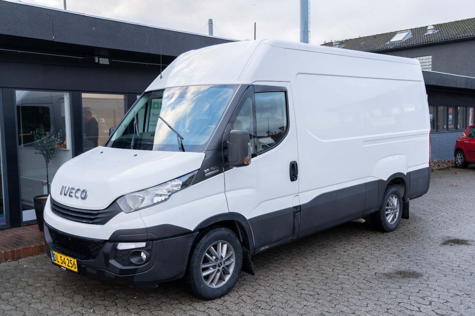 Iveco Daily 3,0 35S18 12m³ Van AG8