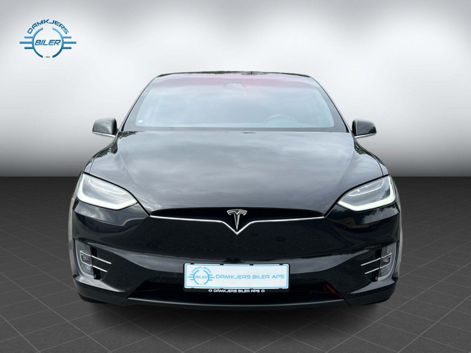 Sort Tesla Model X fra 2017