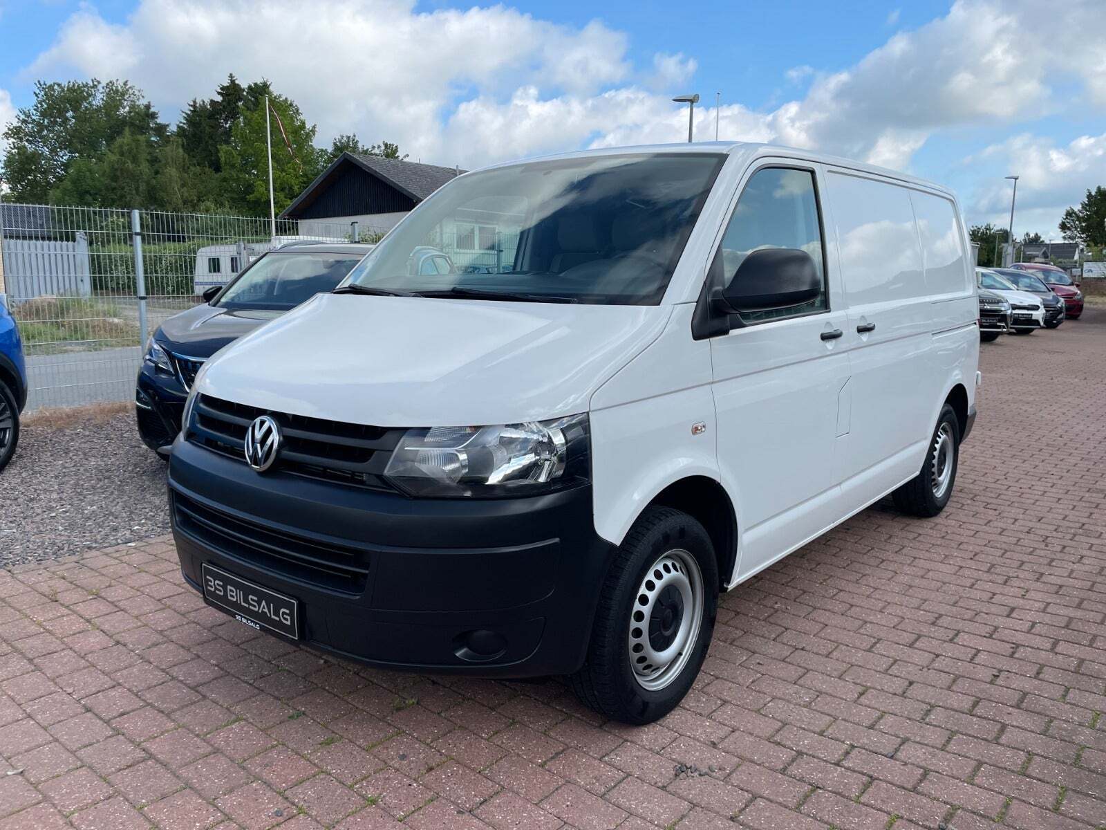 Hvid VW Transporter fra 2015