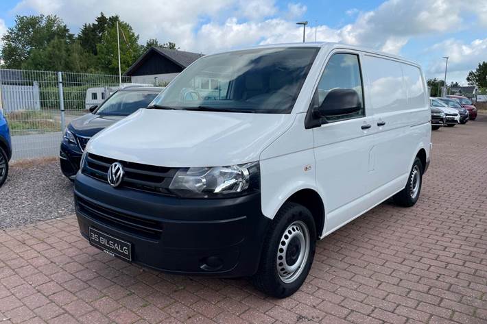 Hvid VW Transporter fra 2015