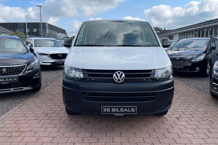 Hvid VW Transporter fra 2015