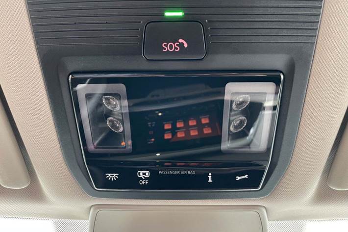 Grå VW Multivan fra 2023