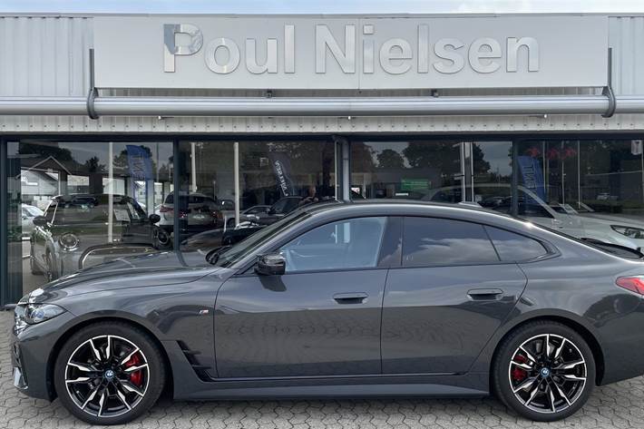 Grå BMW i4 fra 2022