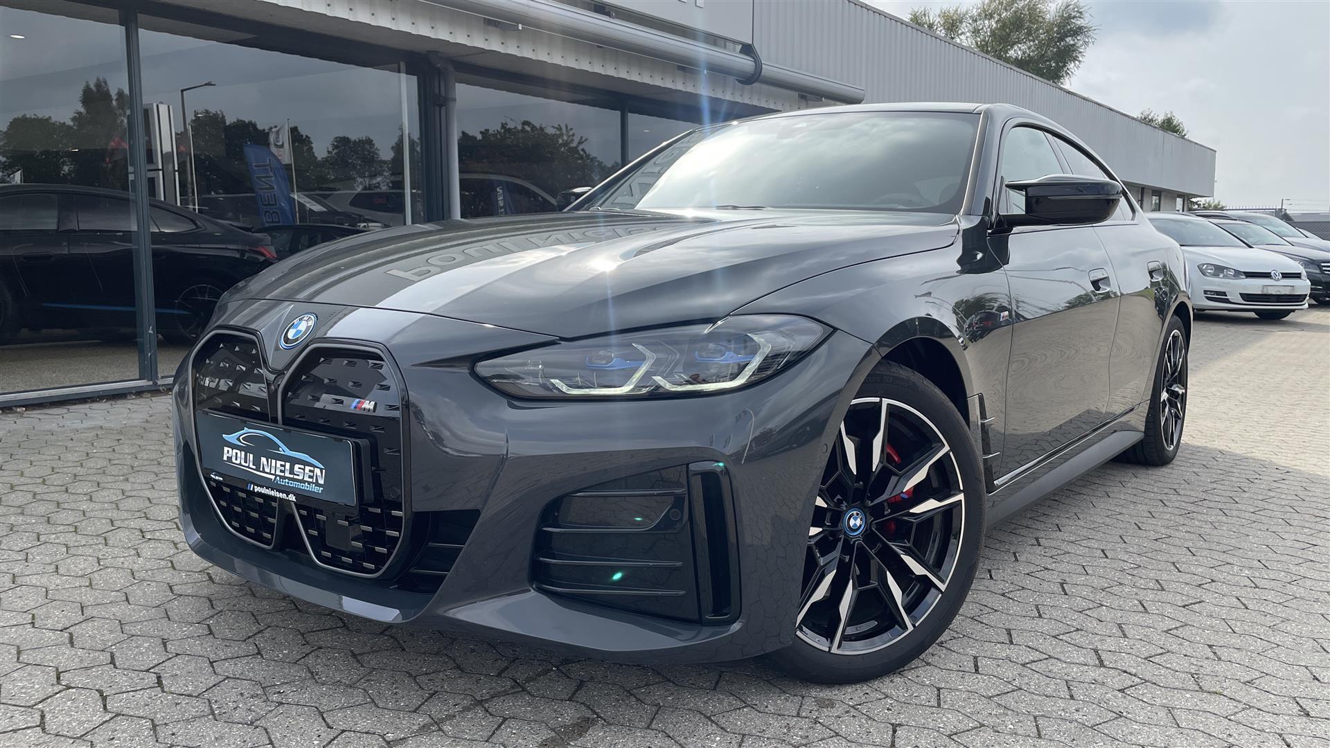 Grå BMW i4 fra 2022