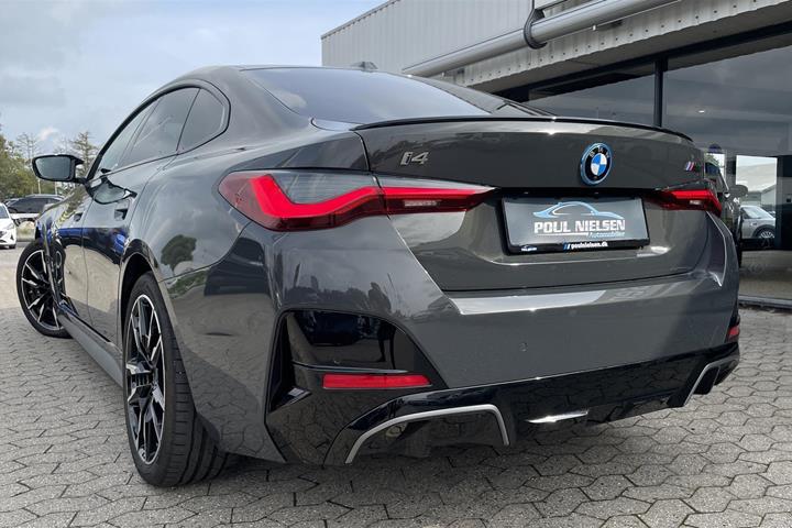 Grå BMW i4 fra 2022
