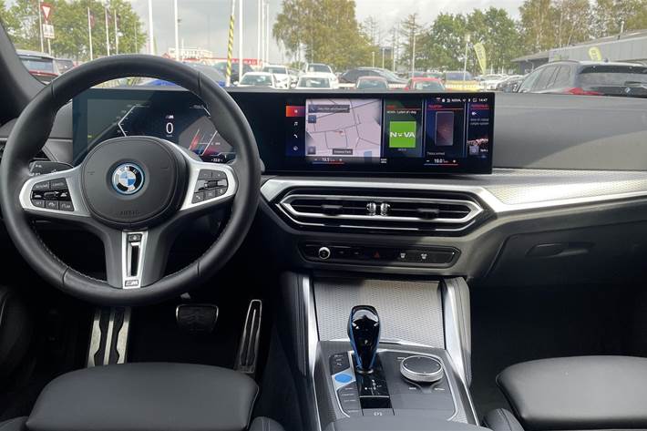 Grå BMW i4 fra 2022