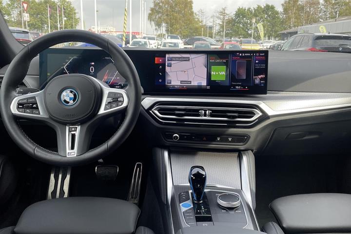 Grå BMW i4 fra 2022