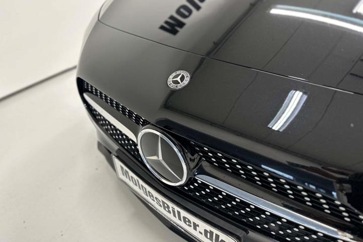 Sort Mercedes A250 e fra 2020 set udefra
