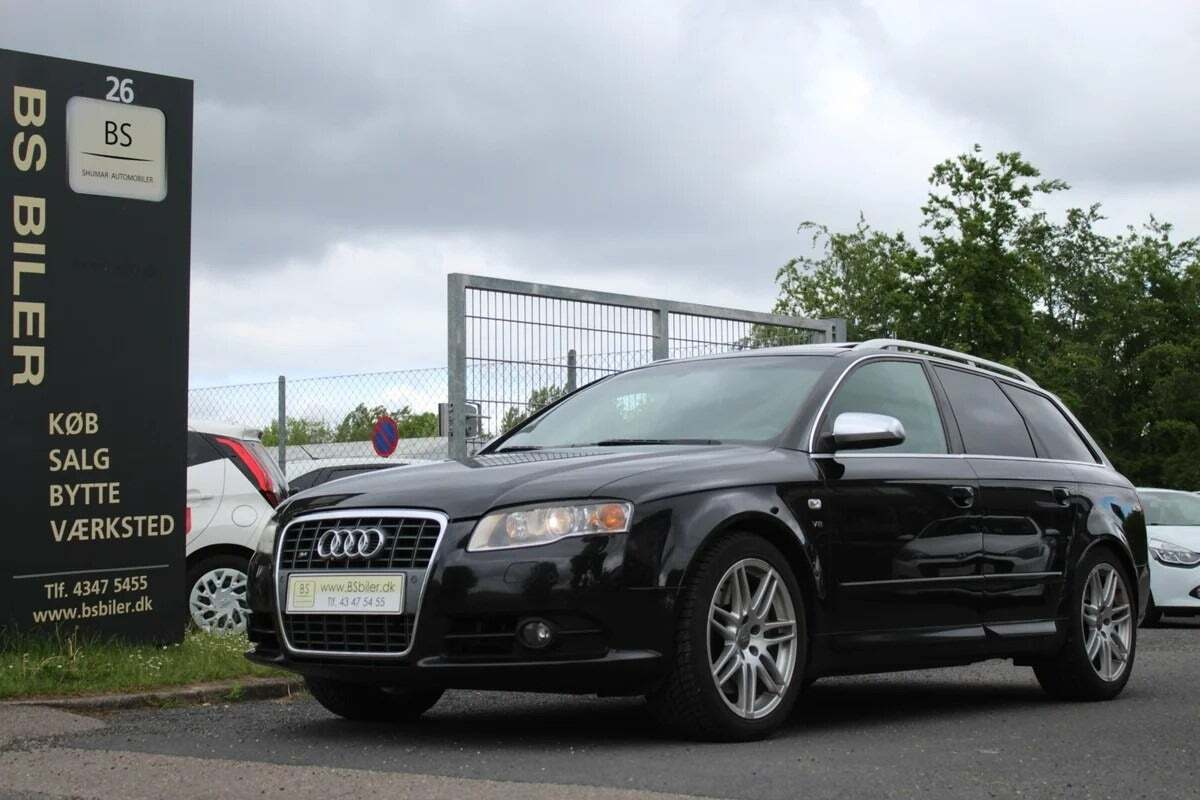 Grå Audi S4 fra 2007