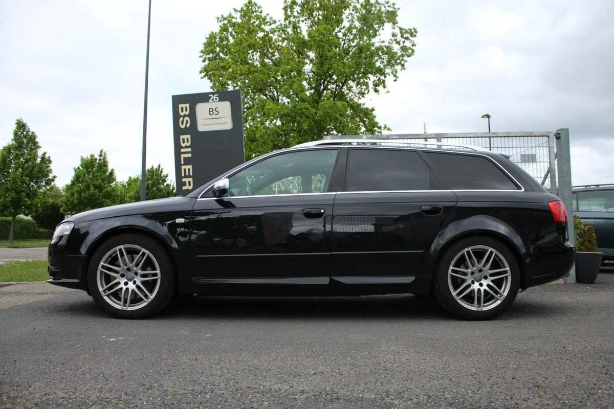 Grå Audi S4 fra 2007