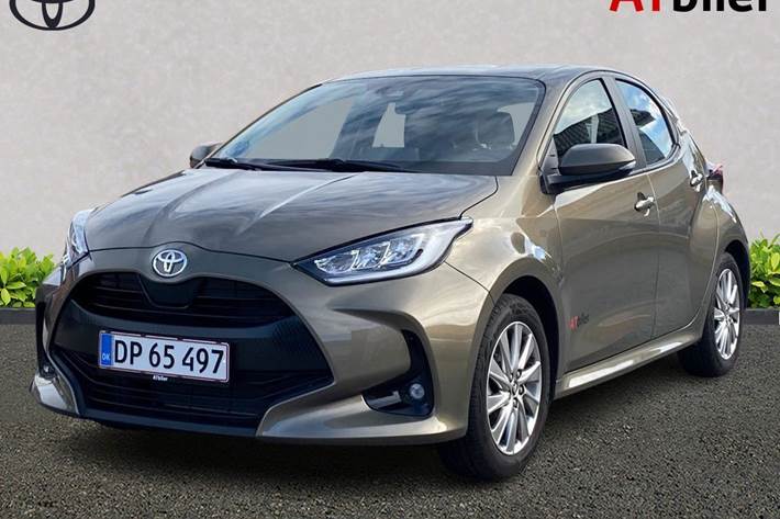 Bronze Toyota Yaris fra 2023