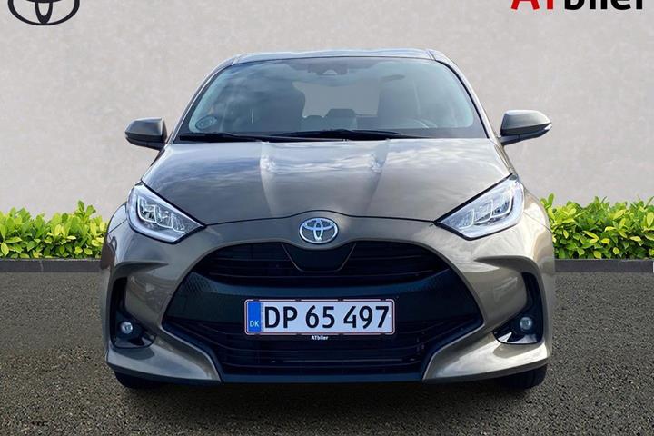Bronze Toyota Yaris fra 2023