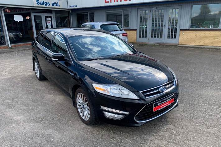 Sort Ford Mondeo fra 2012