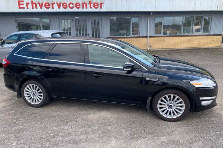 Sort Ford Mondeo fra 2012