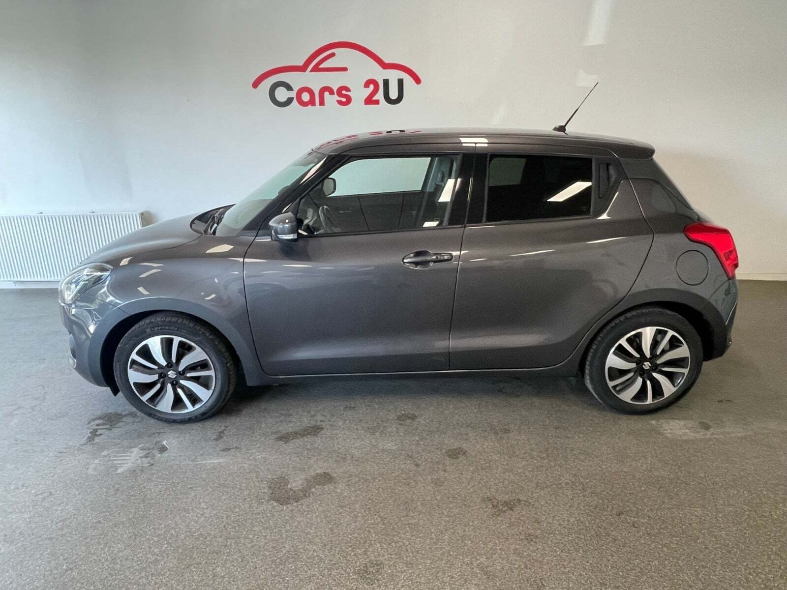 Grå Suzuki Swift fra 2017