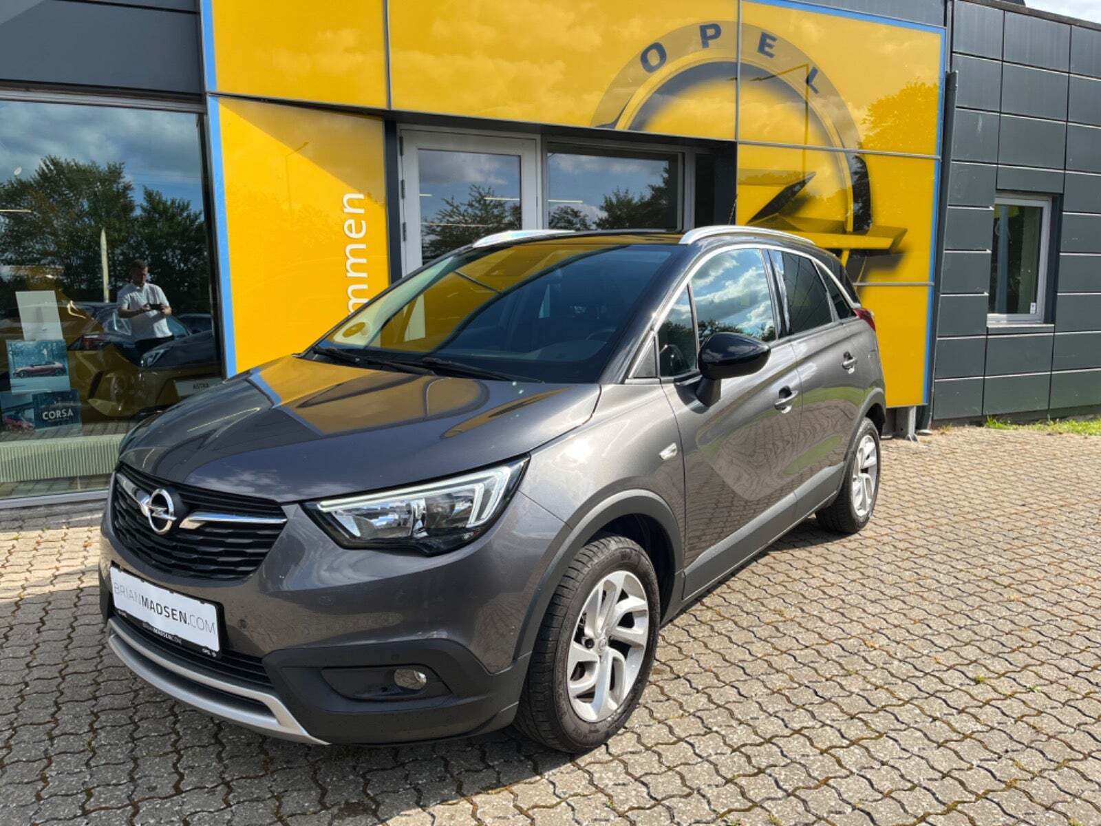 Grå Opel Crossland X fra 2019
