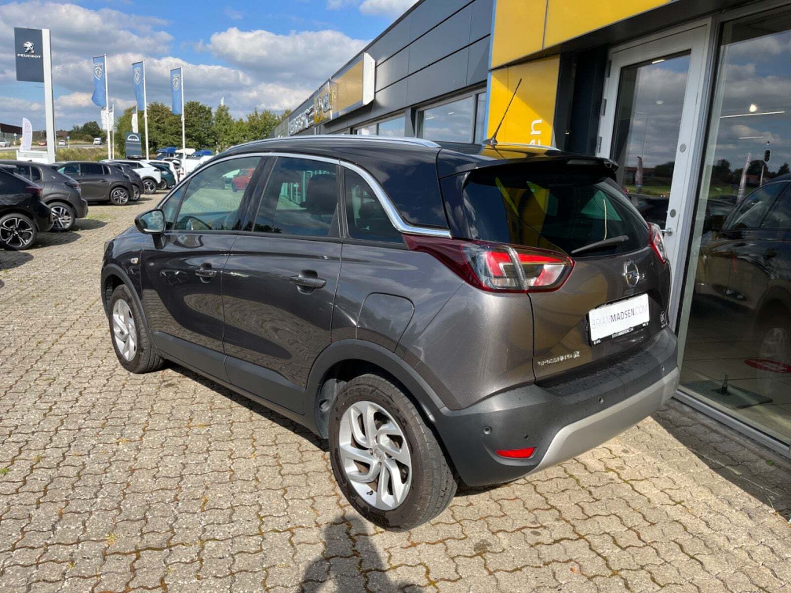 Grå Opel Crossland X fra 2019