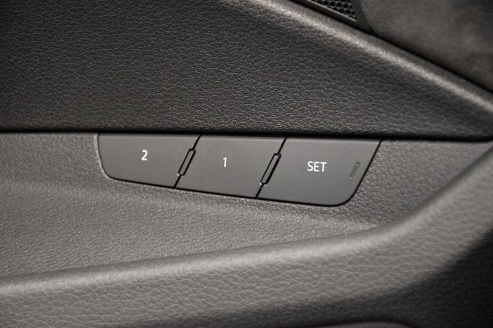 Grå Audi e-tron fra 2020