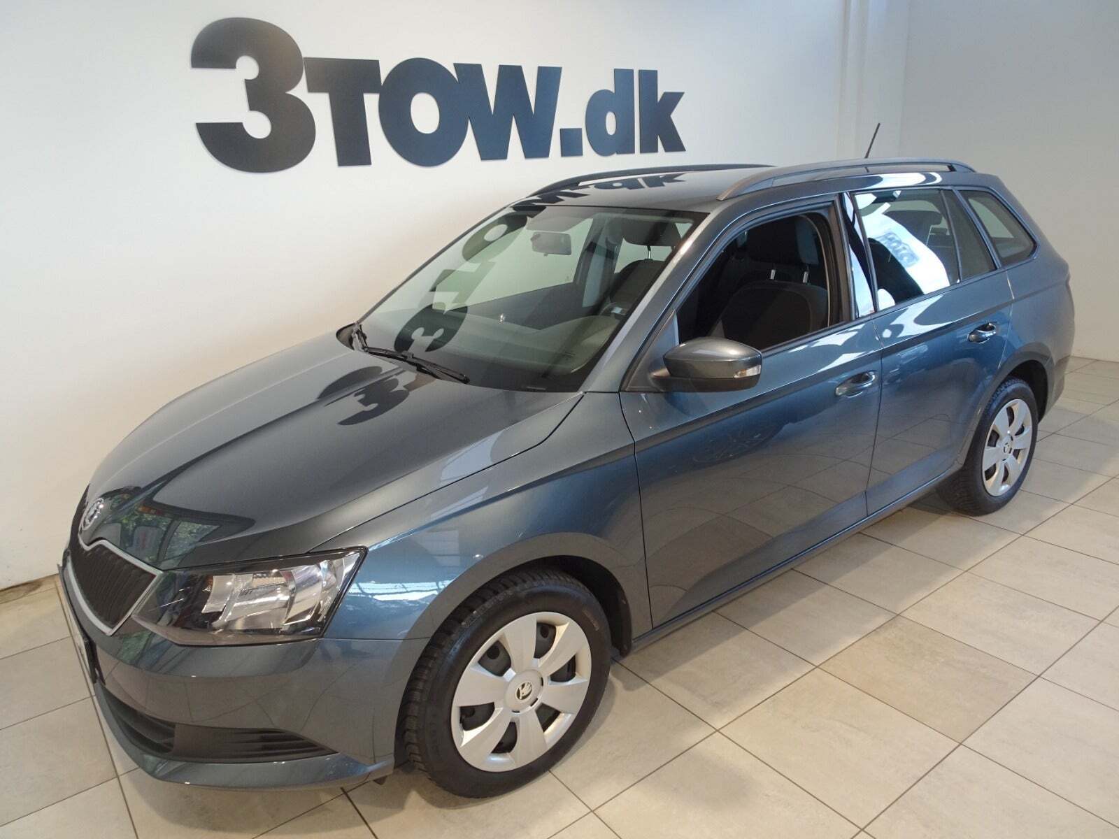 Grå Skoda Fabia fra 2017