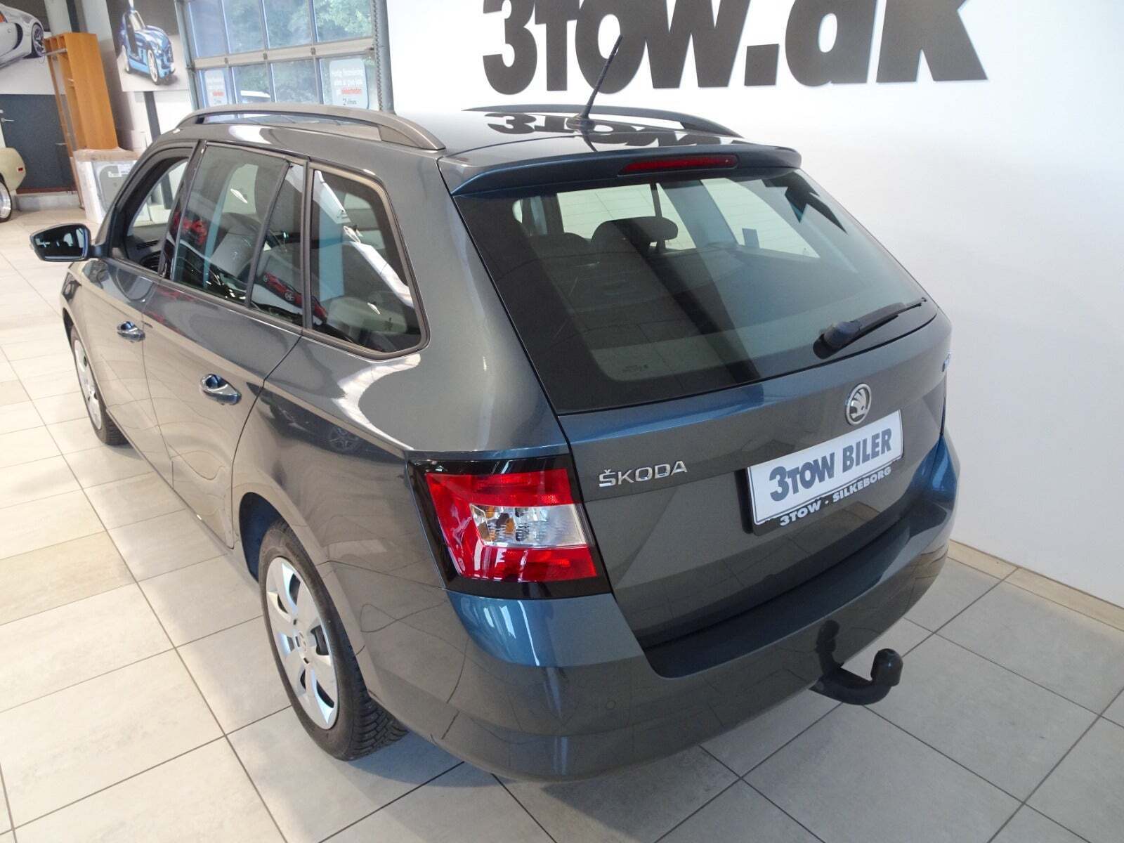 Grå Skoda Fabia fra 2017