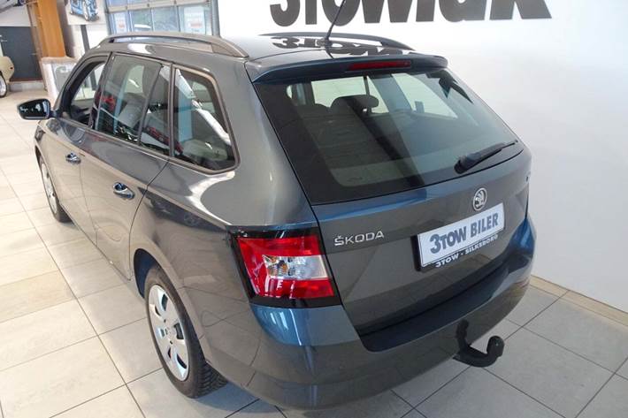 Grå Skoda Fabia fra 2017