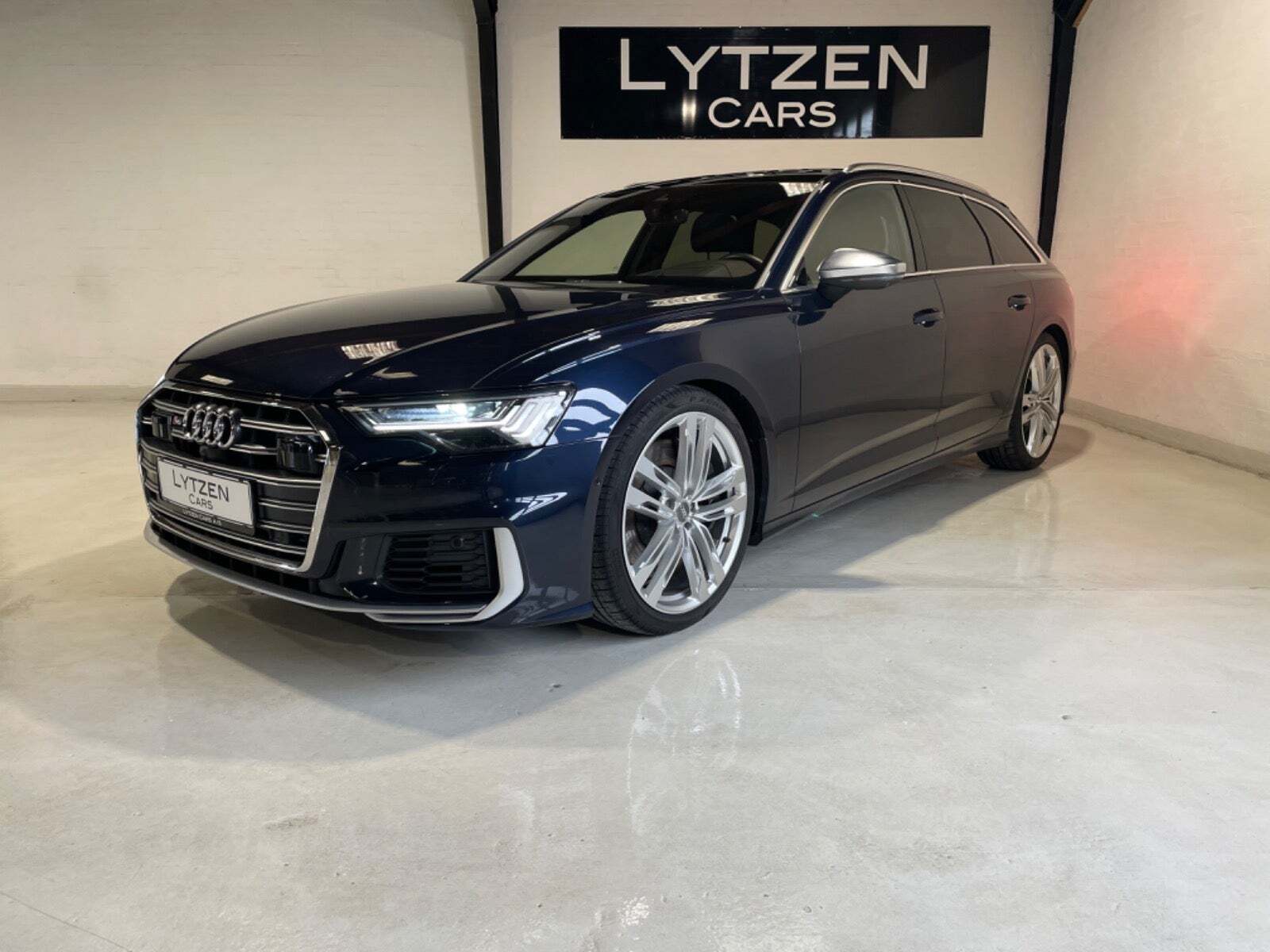 Blå Audi S6 fra 2019