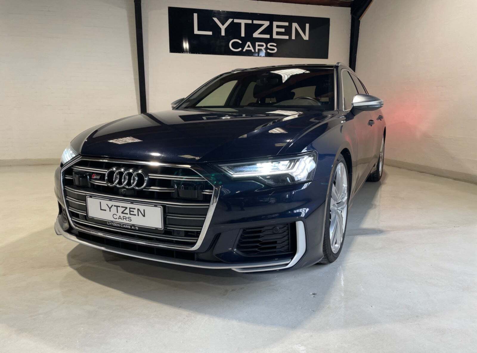Blå Audi S6 fra 2019