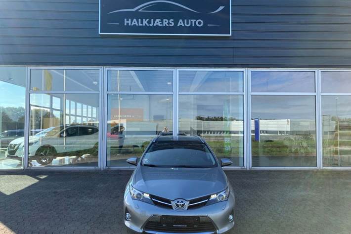 Blå Toyota Auris fra 2013