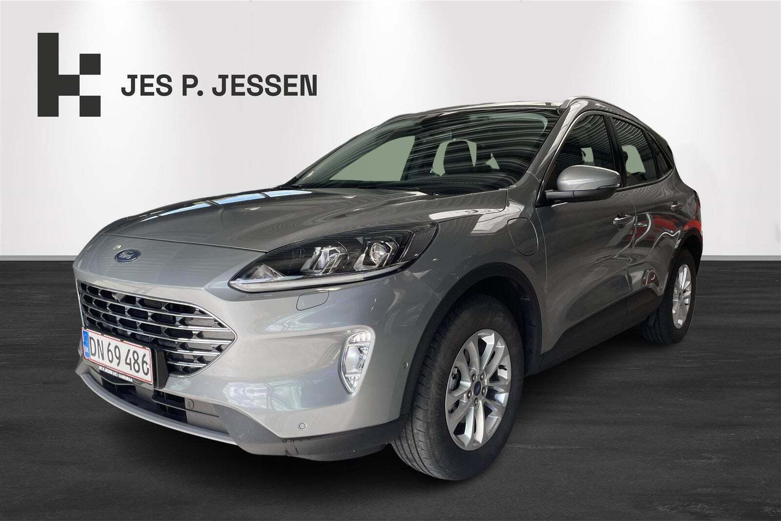 Grå Ford Kuga fra 2022