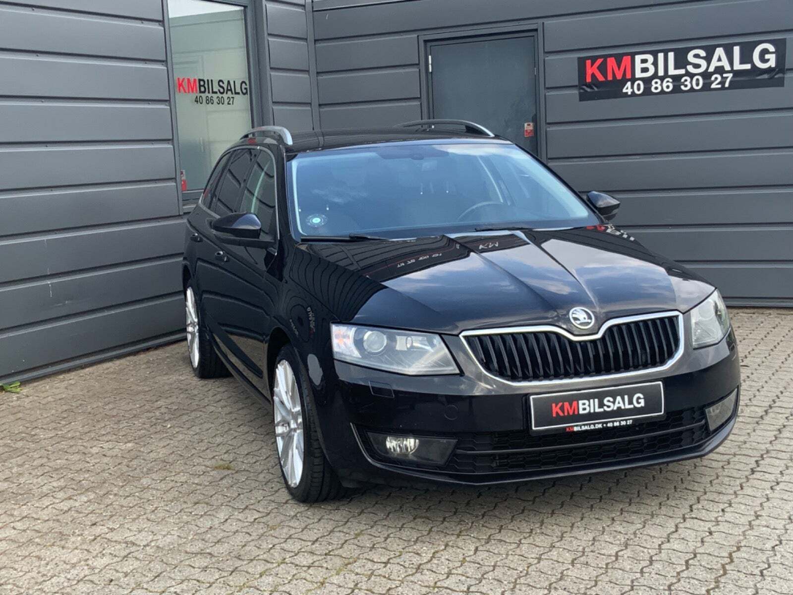 Sort Skoda Octavia fra 2017