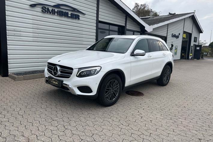 Grå Mercedes GLC220 d fra 2018