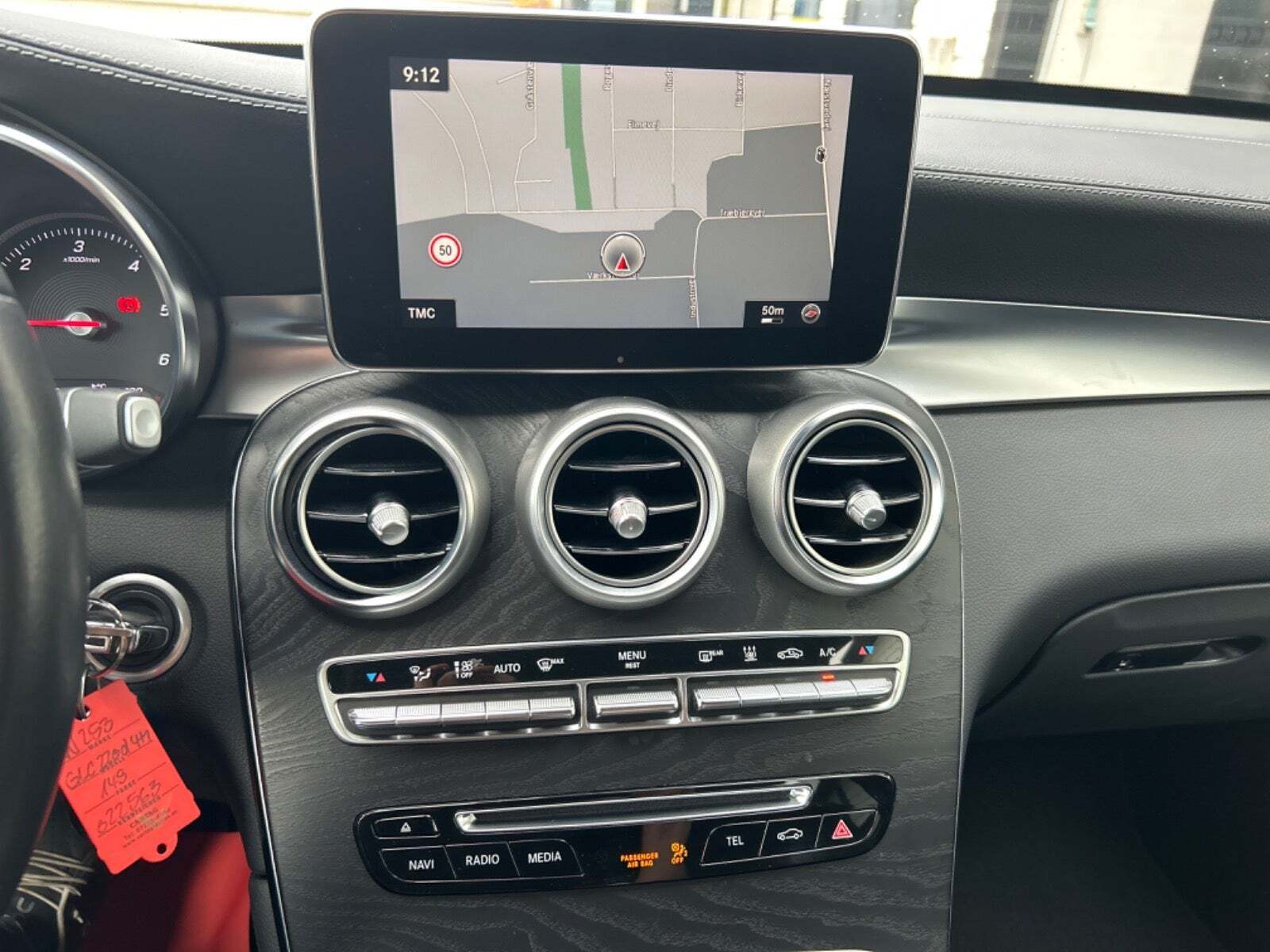 Grå Mercedes GLC220 d fra 2018