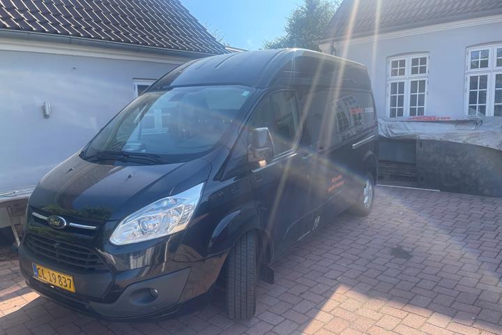 Sort Ford Transit Custom fra 2016