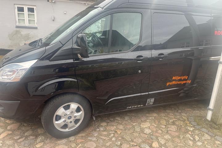 Sort Ford Transit Custom fra 2016