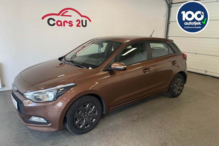 Brun Hyundai i20 fra 2018 set udefra