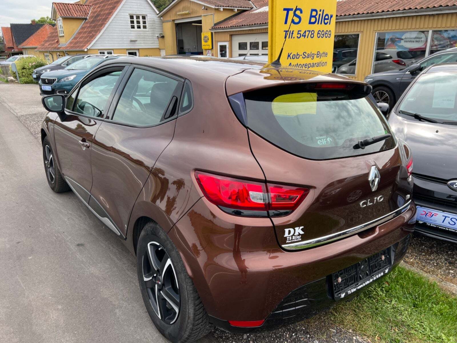 Brun Renault Clio IV fra 2015