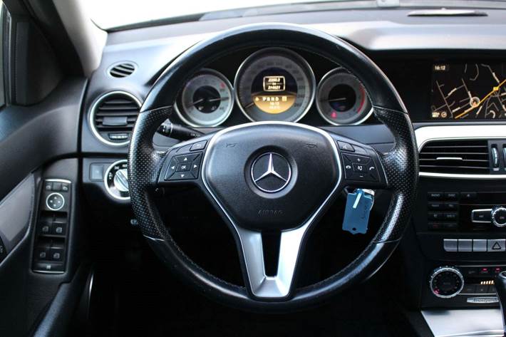 Sort Mercedes C220 fra 2012