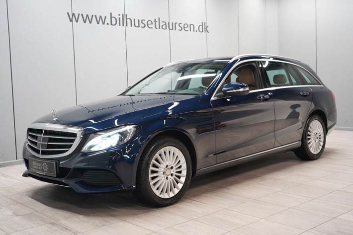 Blå Mercedes C220 fra 2015