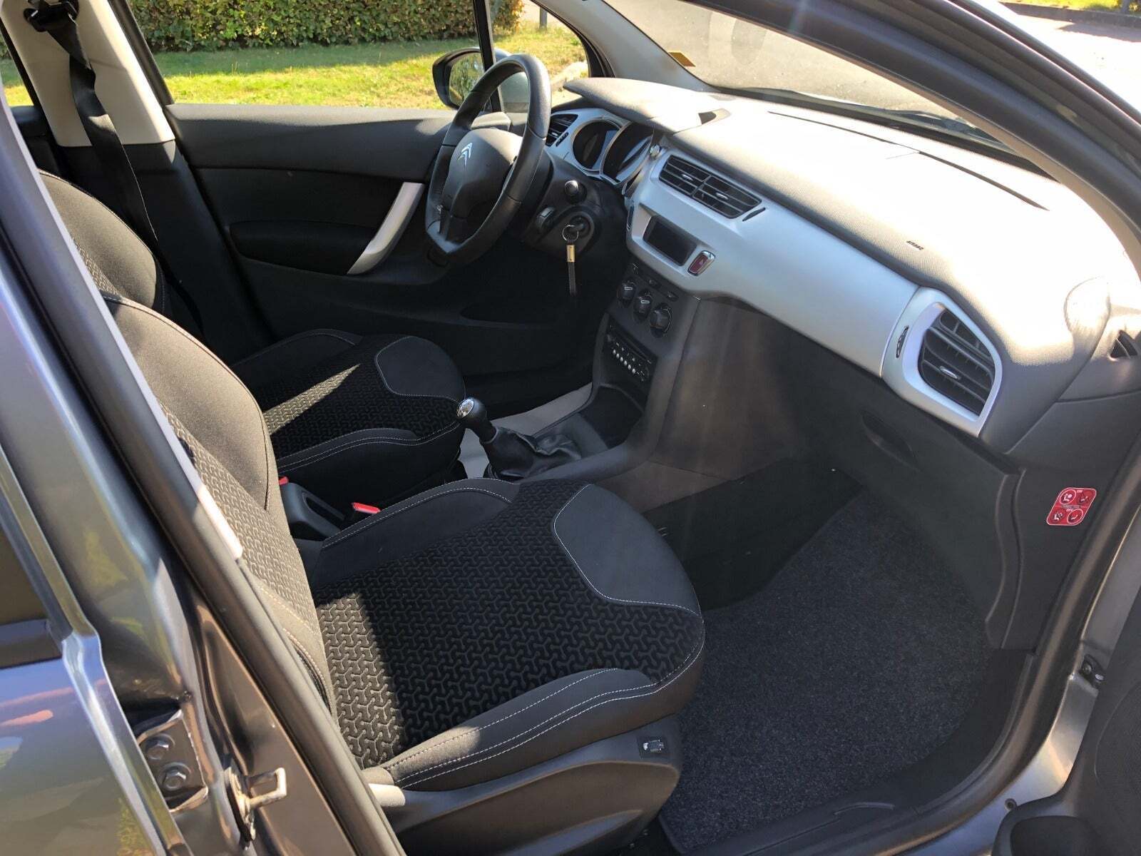 Grå Citroën C3 fra 2010