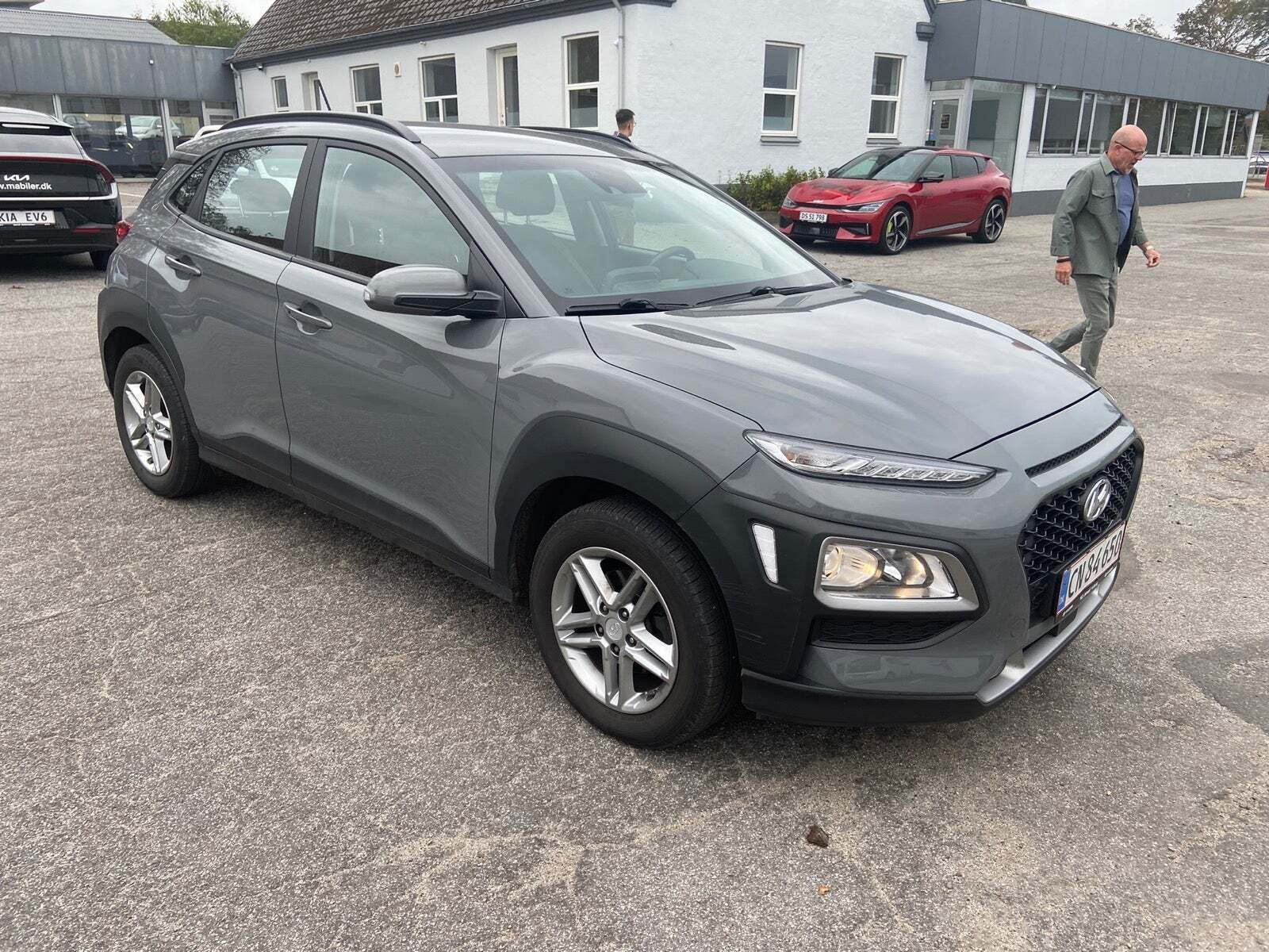 Grå Hyundai Kona fra 2020