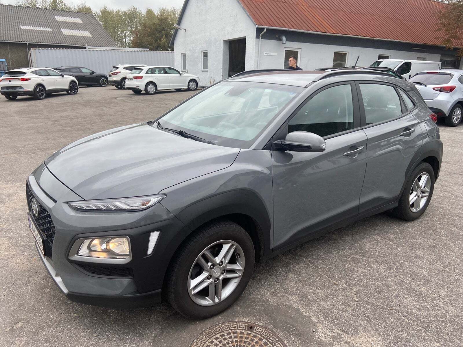 Grå Hyundai Kona fra 2020