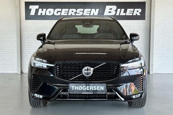 Sort Volvo XC60 fra 2022 set udefra