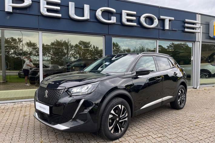 Grå Peugeot 2008 fra 2020
