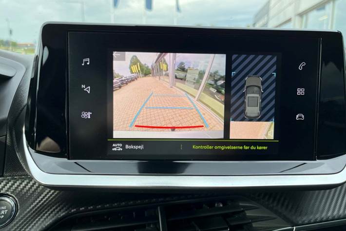 Grå Peugeot 2008 fra 2020