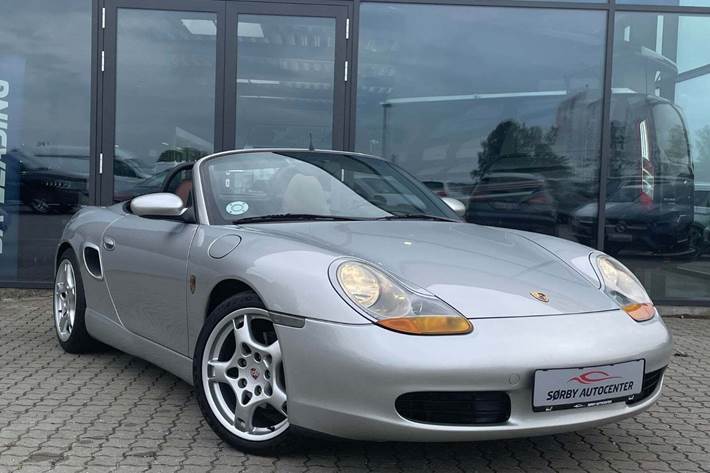 Grå Porsche Boxster fra 1997