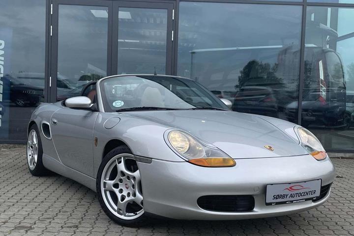 Grå Porsche Boxster fra 1997