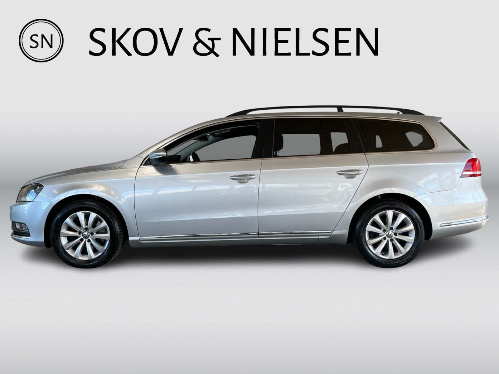 Sølv VW Passat fra 2014