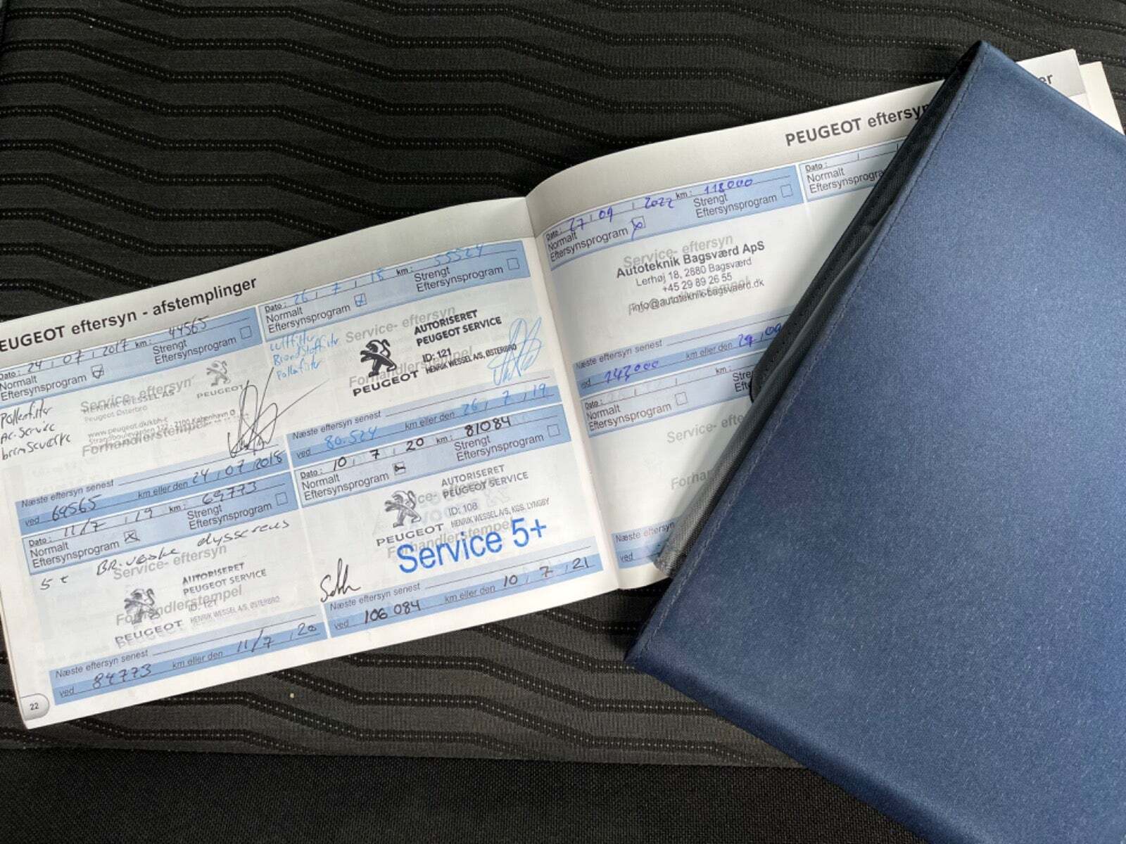 Grå Peugeot 308 fra 2014