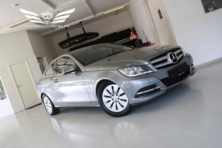 Grå Mercedes C220 fra 2012